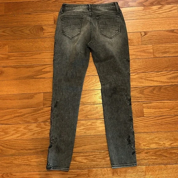 Driftwood Jackie Embroidered Skinny Jeans Black - Picture 7 of 8